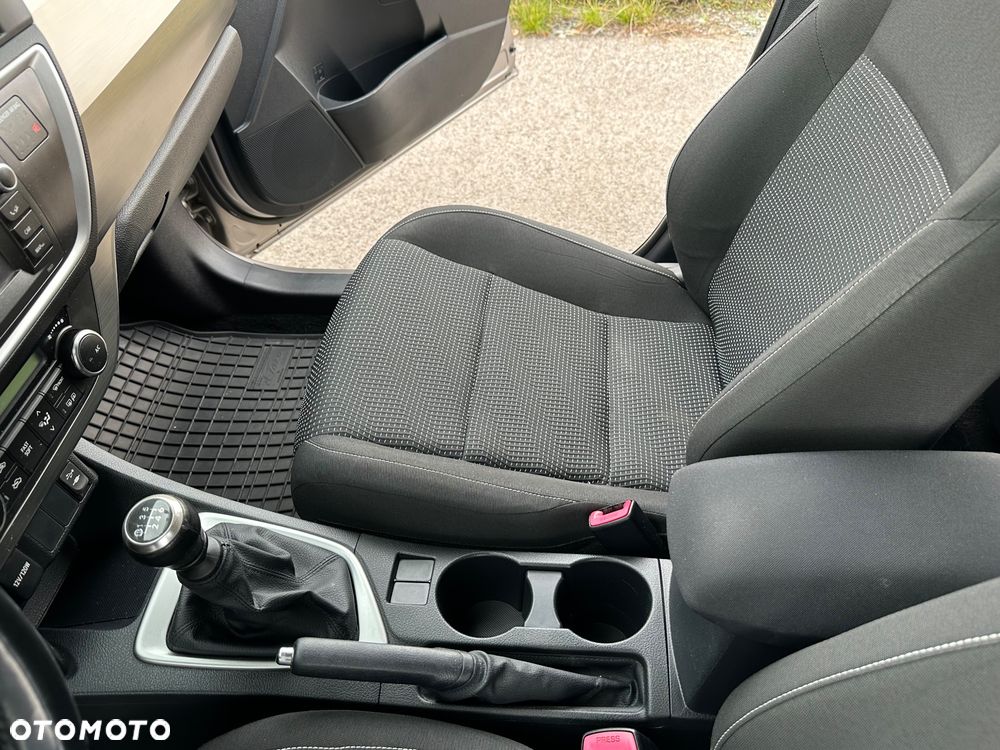 Toyota Auris 1.6 Premium - 23