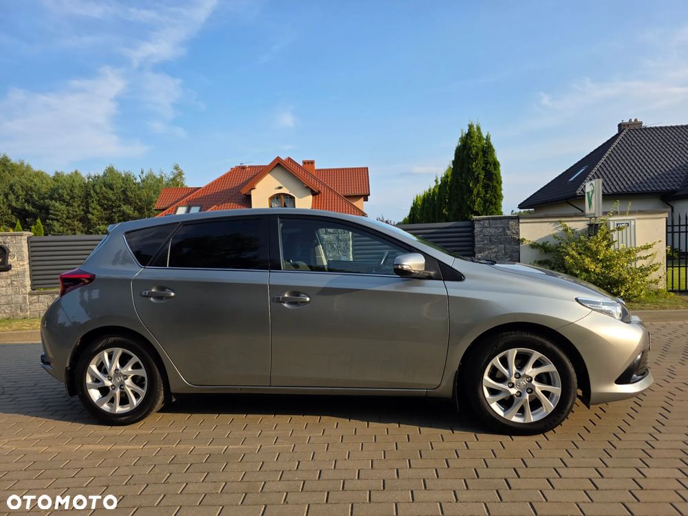 Toyota Auris 1.6 Premium - 13