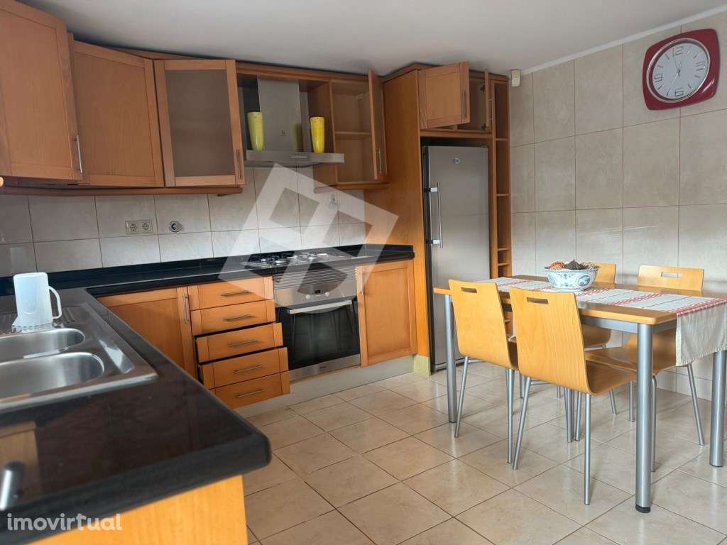 Moradia T4 Isolada c/ Jardim - Patela - S. Bernardo - Grande imagem: 4/46