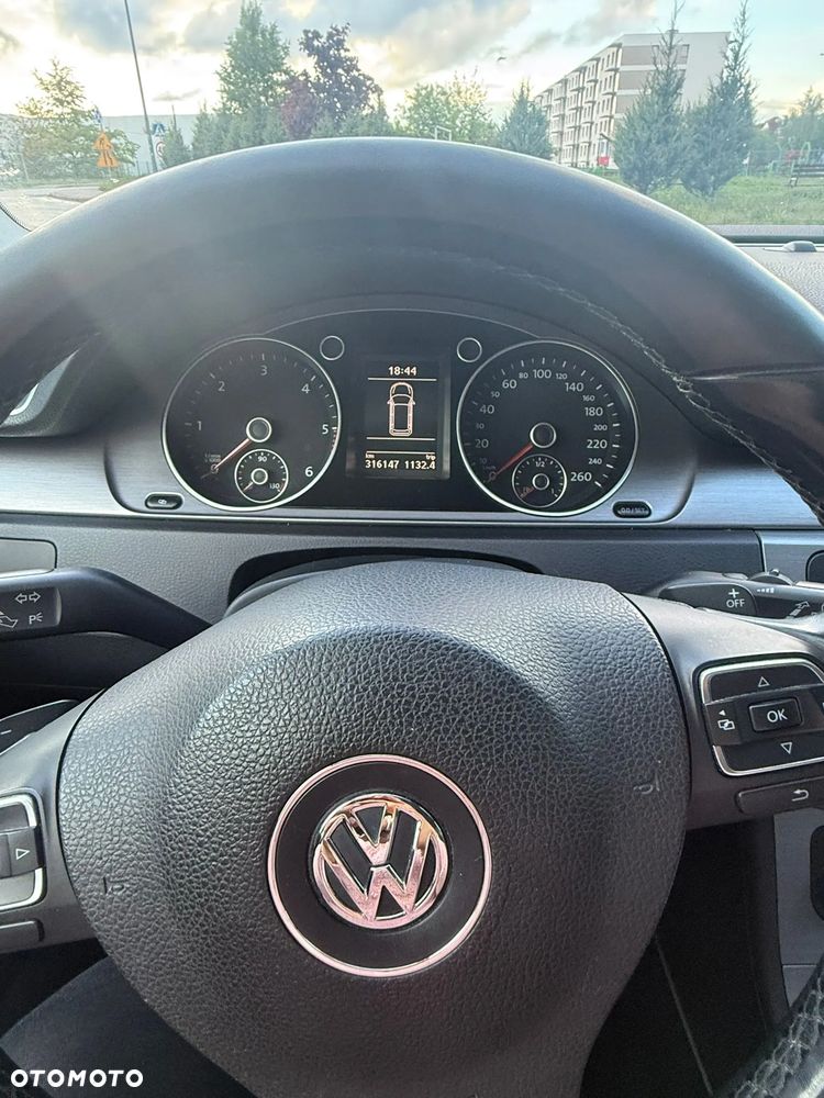 Volkswagen Passat 2.0 TDI DPF Highline DSG - 9