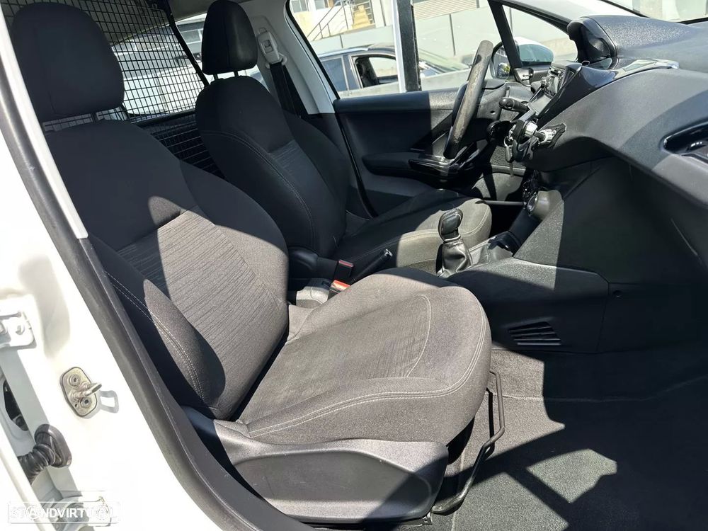 Peugeot 208 hdi active - 38