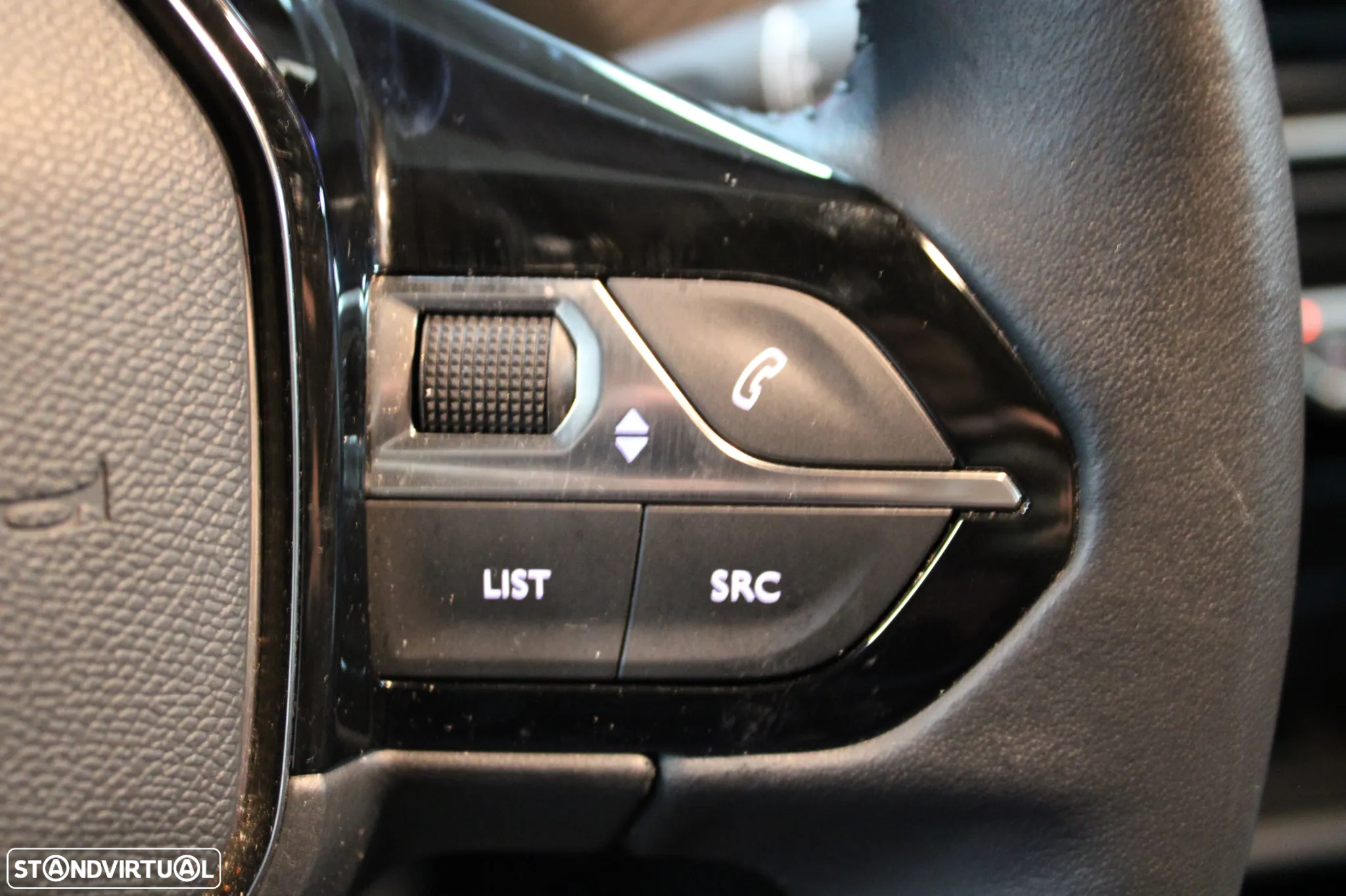 Peugeot 2008 1.2 PureTech Active Pack - 18