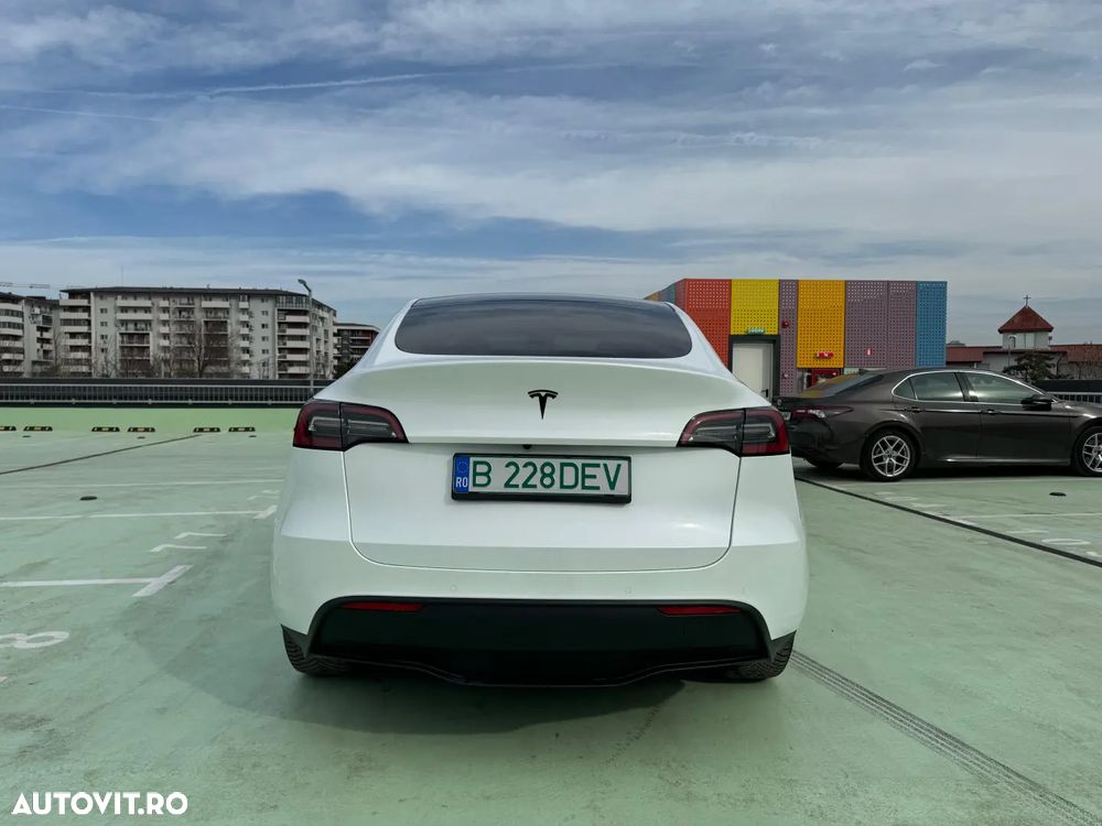 Tesla Model Y AWD Long Range - 7