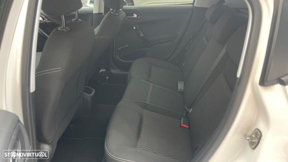 Peugeot 208 1.2 VTi SE Style - 15