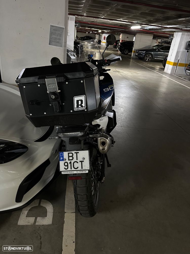 Husqvarna Norden 901 Expedition - 2