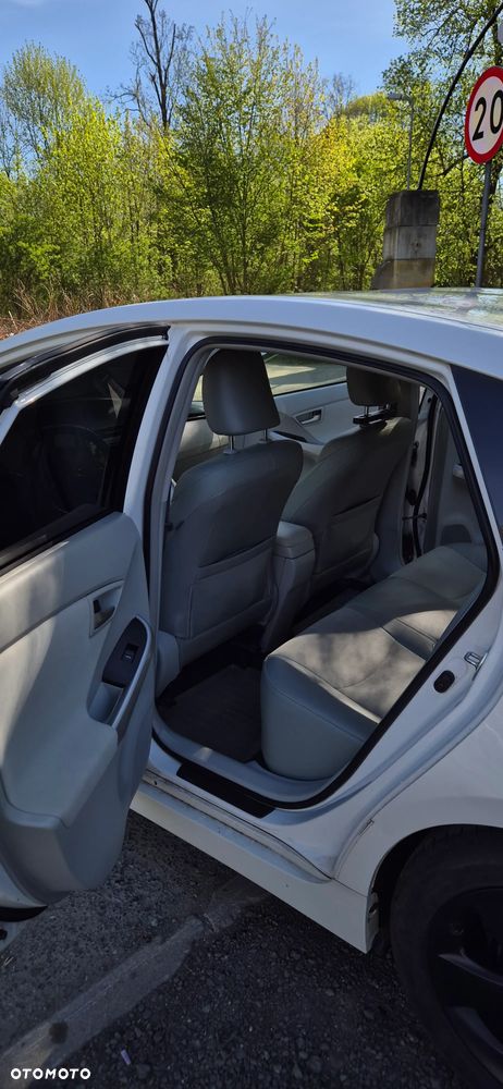 Toyota Prius 1.8 HSD Premium - 7