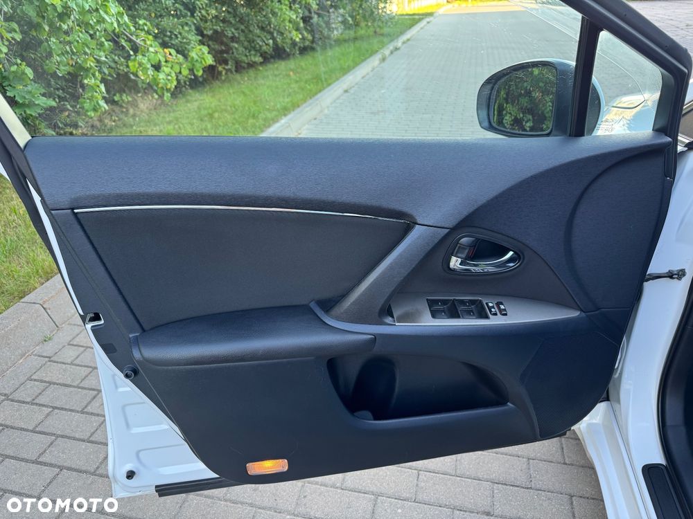 Toyota Avensis 2.0 D-4D Sol plus+NAVI - 14