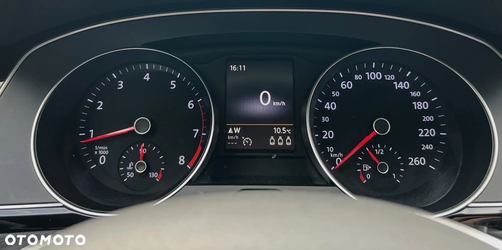 Volkswagen Passat 1.8 TSI BMT Comfortline - 26