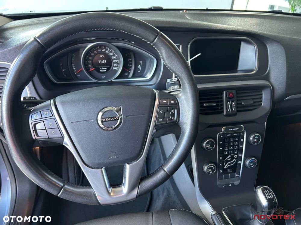 Volvo V40 D2 Drive-E Momentum - 11