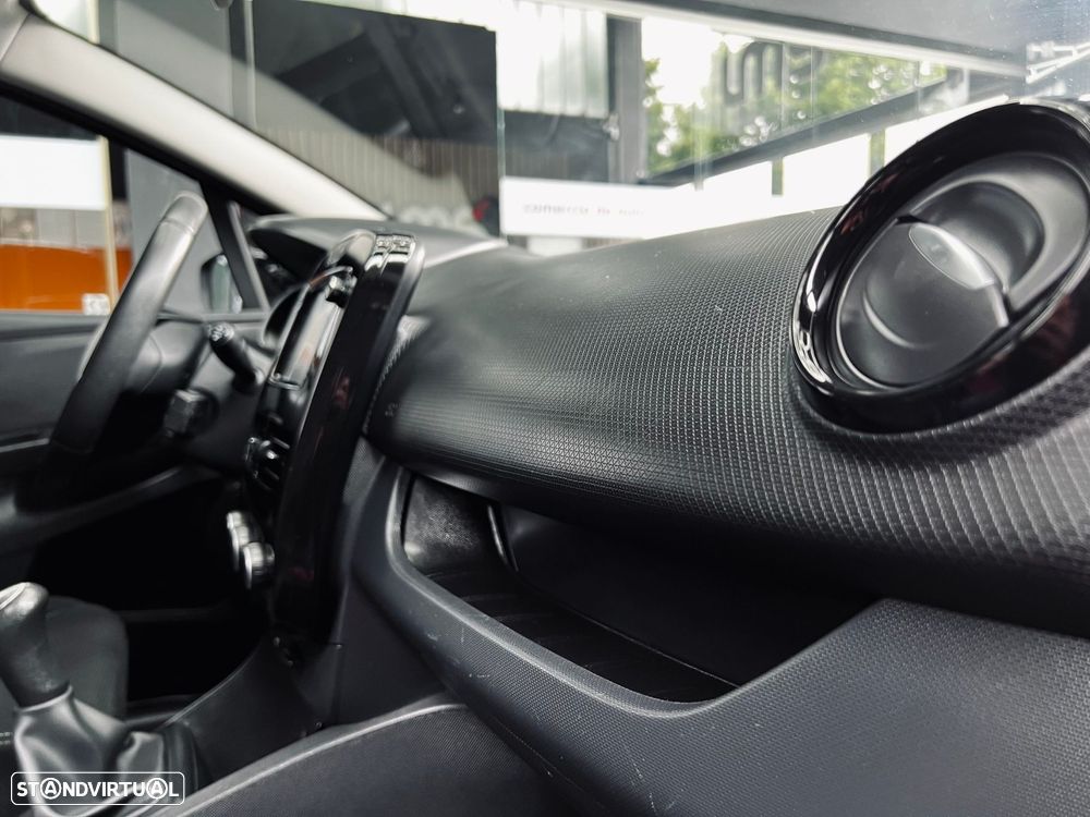 Renault Clio 0.9 TCe Limited - 29