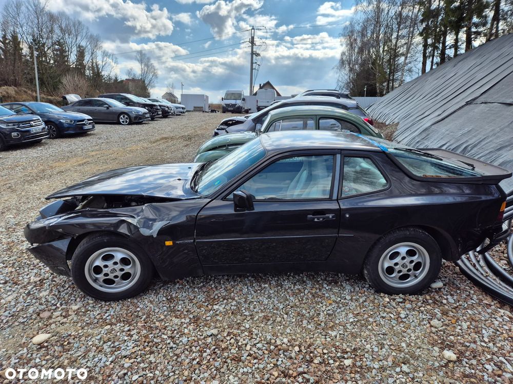 Porsche 944 - 1