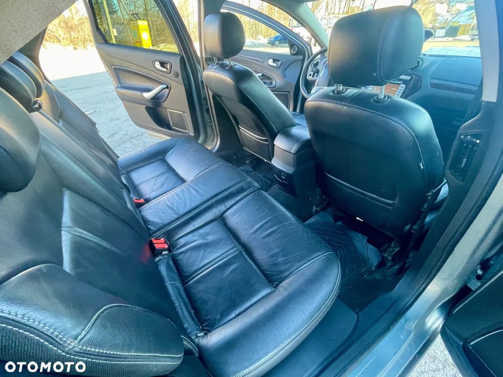Ford Mondeo 2.0 TDCi Ghia - 38