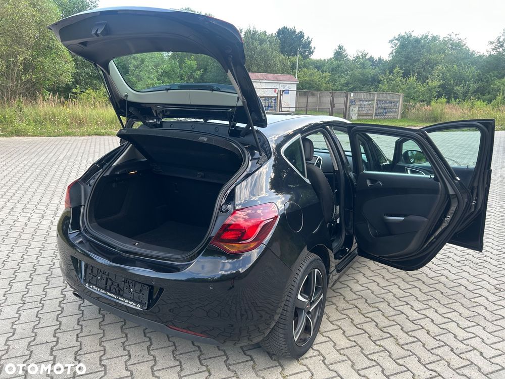 Opel Astra 1.6 Turbo - 23