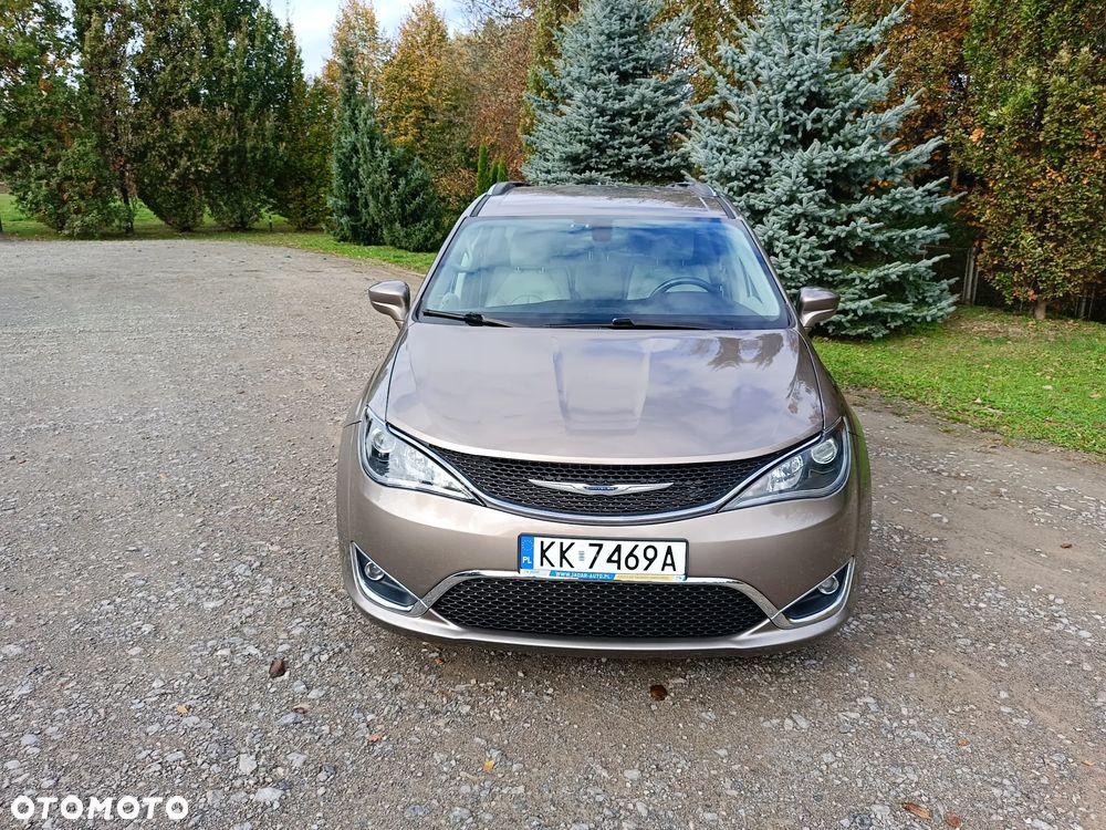 Chrysler Pacifica - 3