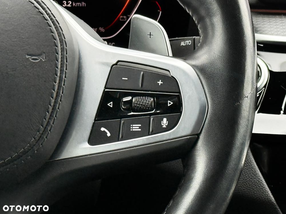 BMW Seria 5 520d xDrive M Sport Edition - 24