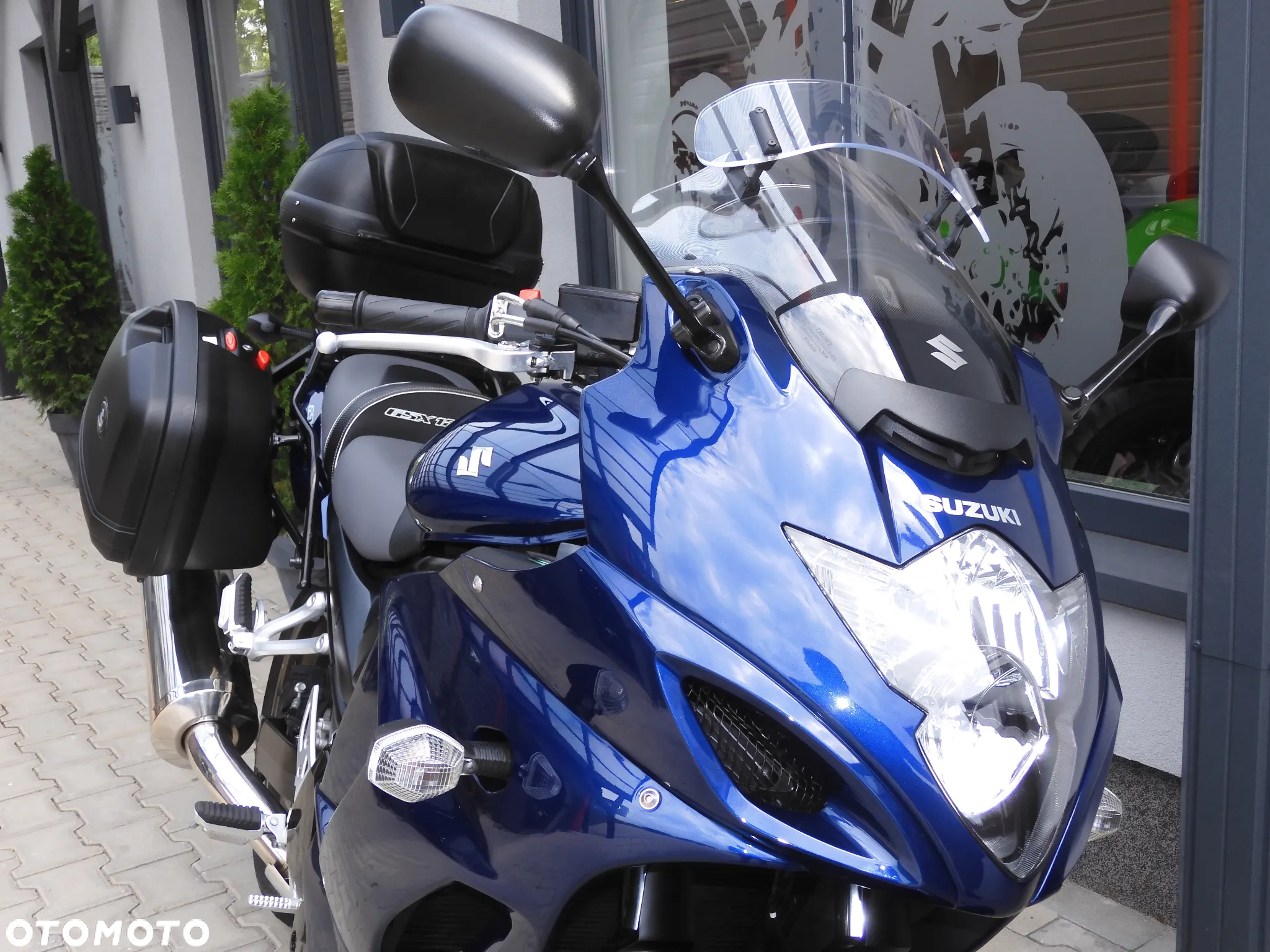 Suzuki GSX - 18