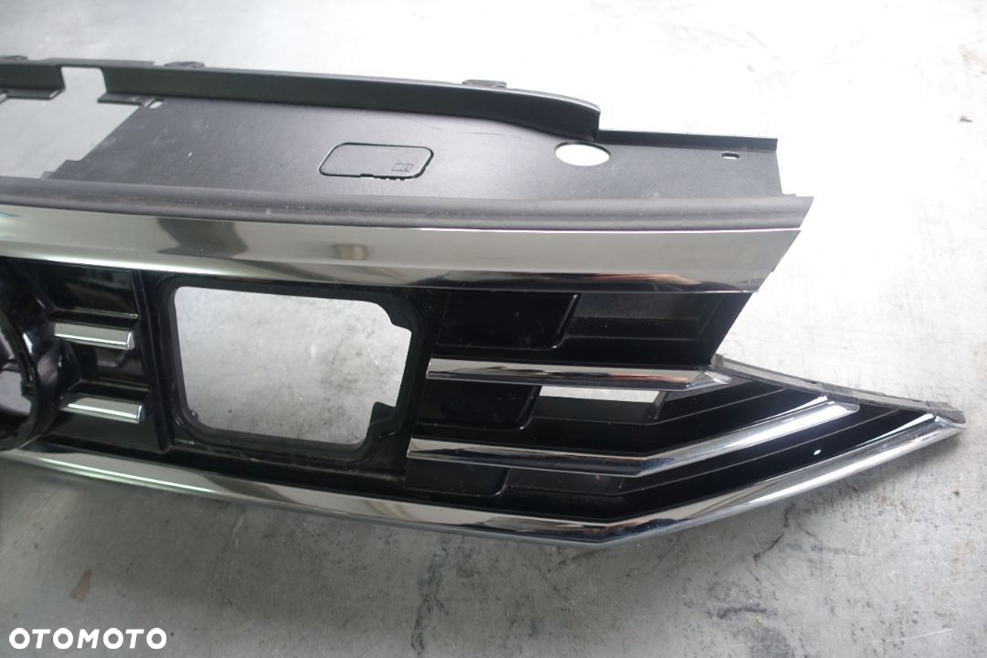 ATRAPA GRILL PASSAT B8 GTE LIFT - 3
