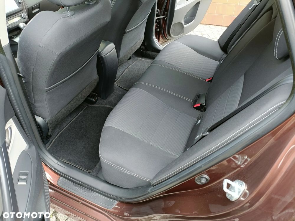 Toyota Avensis - 15