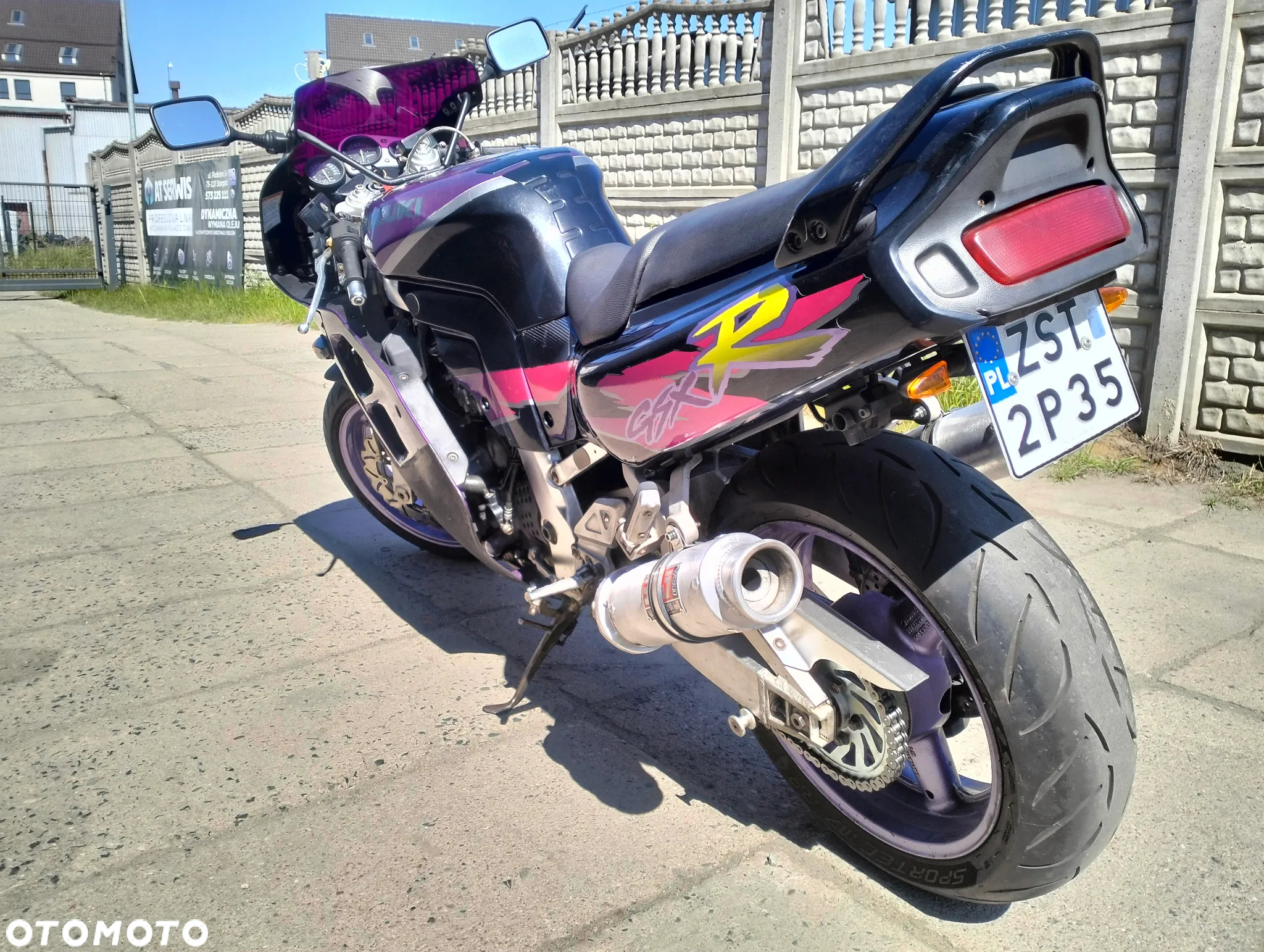 Suzuki GSX-R - 4