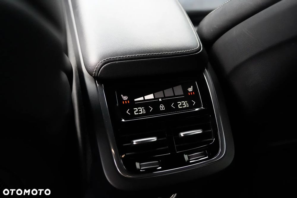 Volvo V60 D4 AWD R-Design - 25