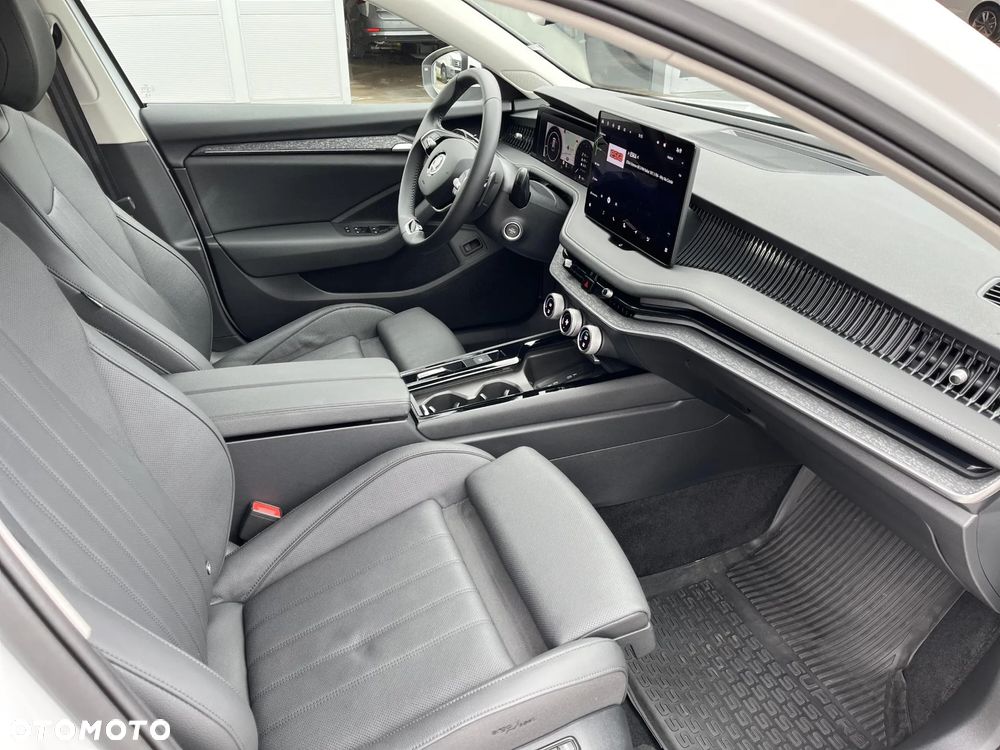 Skoda Superb 2.0 TDI SCR Selection DSG - 24