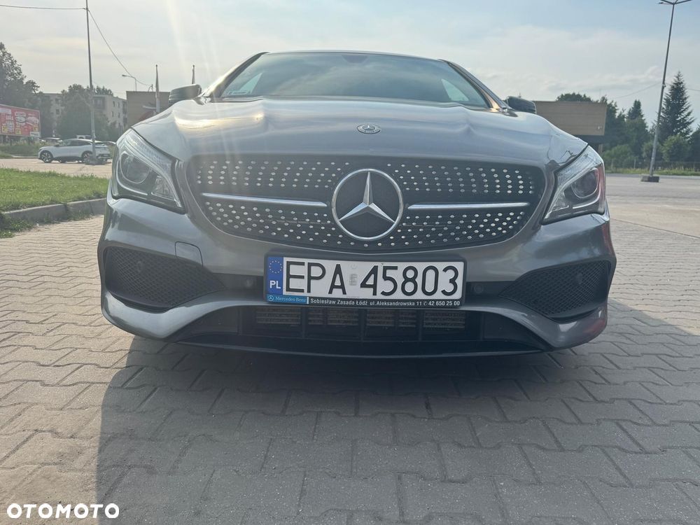 Mercedes-Benz CLA 220 4-Matic AMG Line - 3