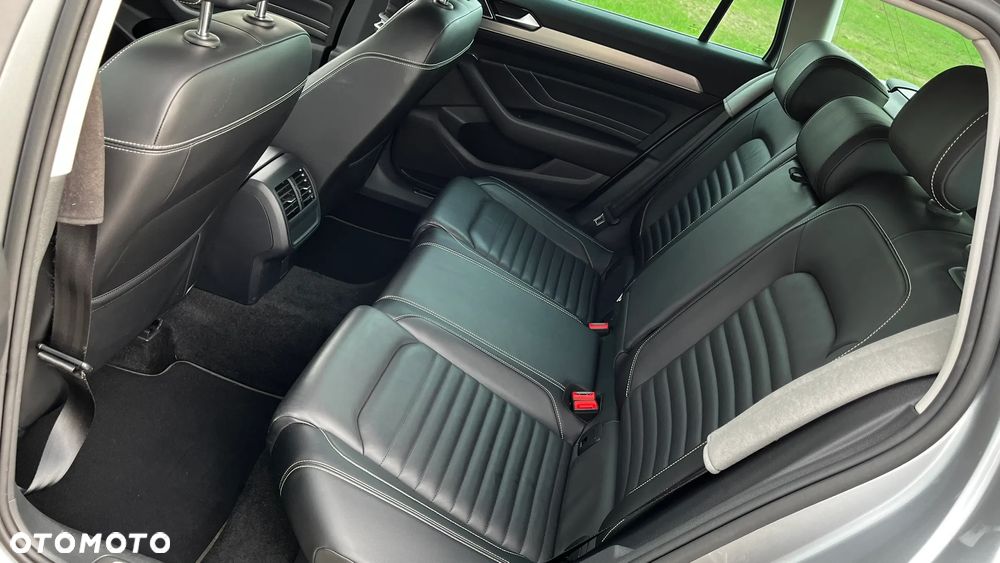 Volkswagen Passat Variant 1.5 TSI EVO Elegance DSG - 8