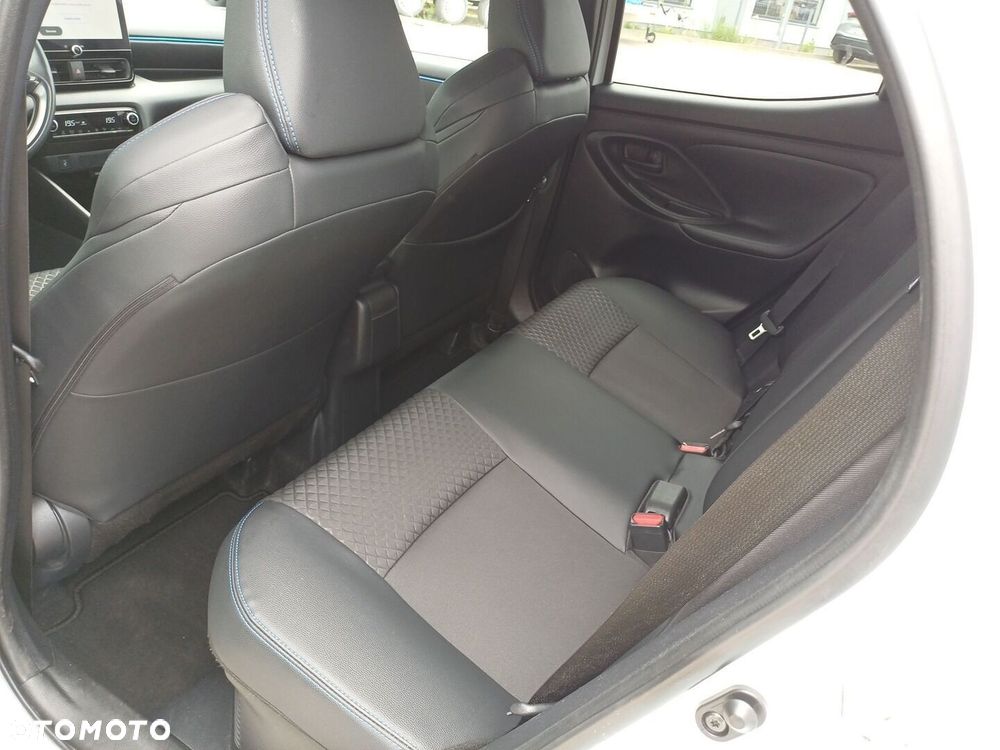 Toyota Yaris Hybrid 1.5 Premiere Edition - 10