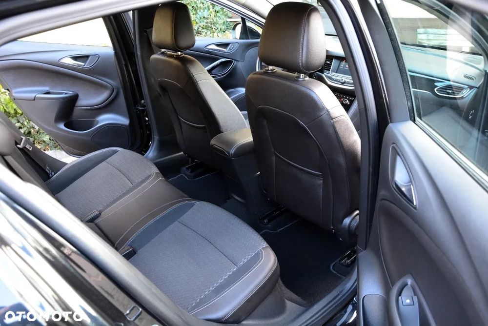 Opel Astra 1.4 Turbo Innovation - 23