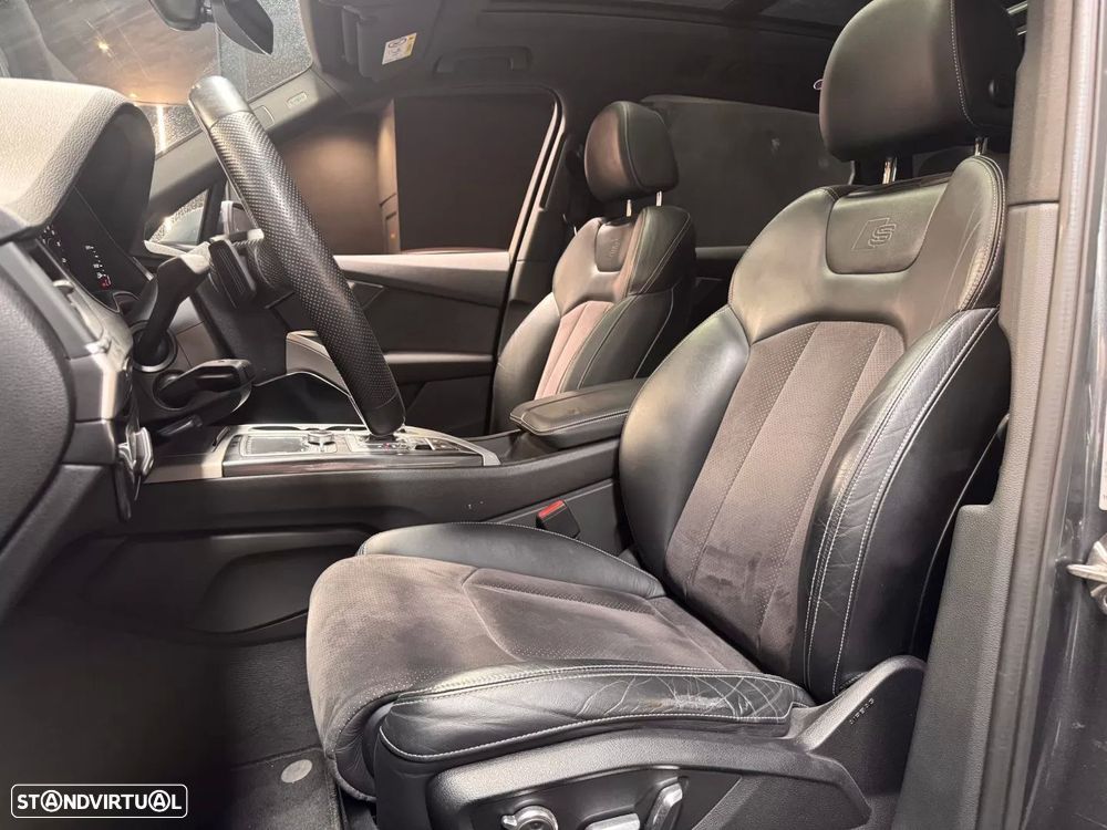 Audi Q7 3.0 TDI quattro S-line Tiptronic 7L - 25