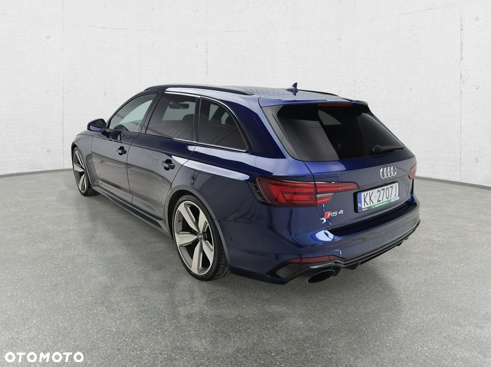 Audi RS4 Limousine - 5