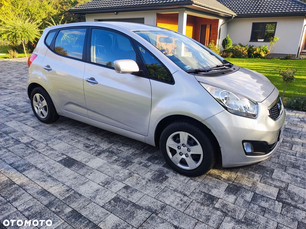 Kia Venga 1.6 L - 11
