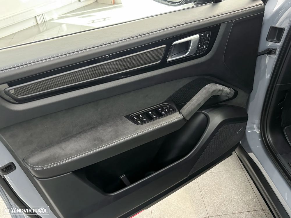 Porsche Cayenne Coupé Turbo GT Tiptronic S - 29