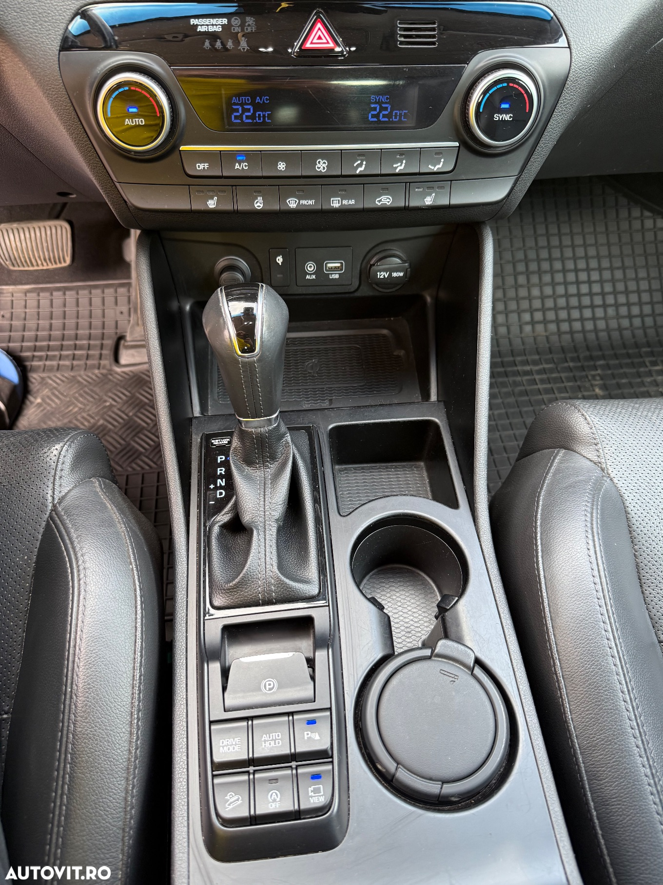 Hyundai Tucson 2.0 CRDI 4WD 8AT Luxury - 16