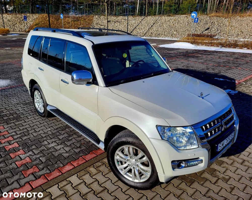 Mitsubishi Pajero - 1