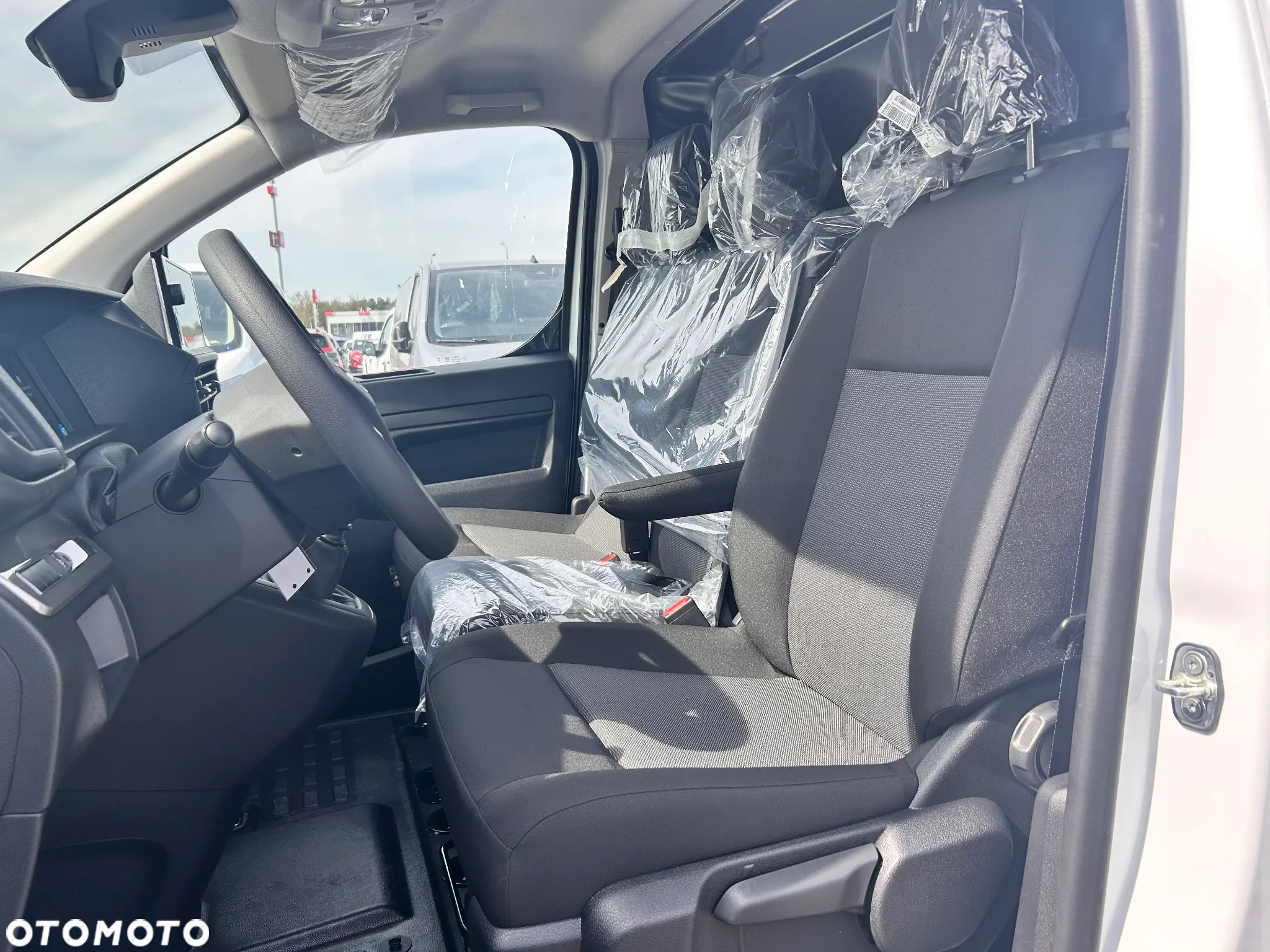 Opel Vivaro Furgon - 8