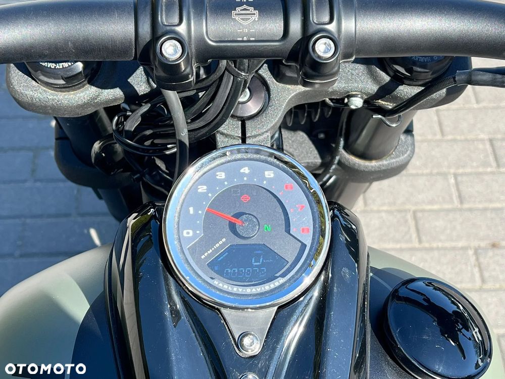 Harley-Davidson Softail Fat Bob - 22