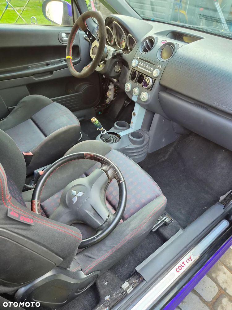 Mitsubishi Colt - 11