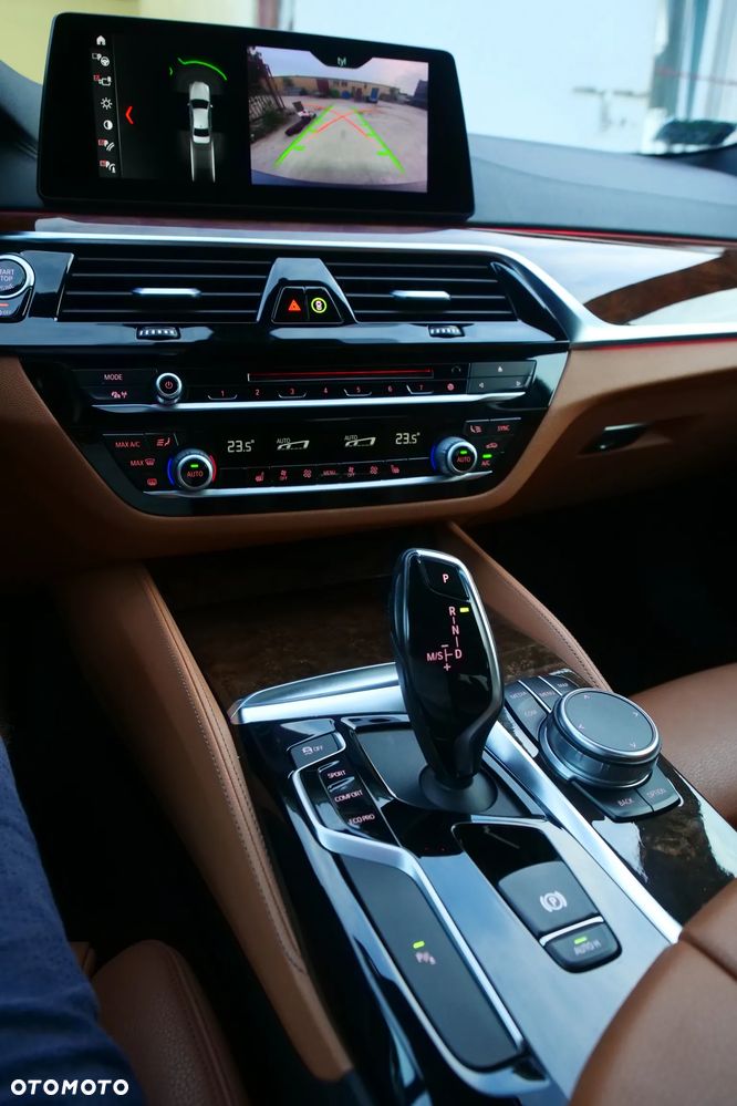 BMW Seria 5 520d Luxury Line - 14