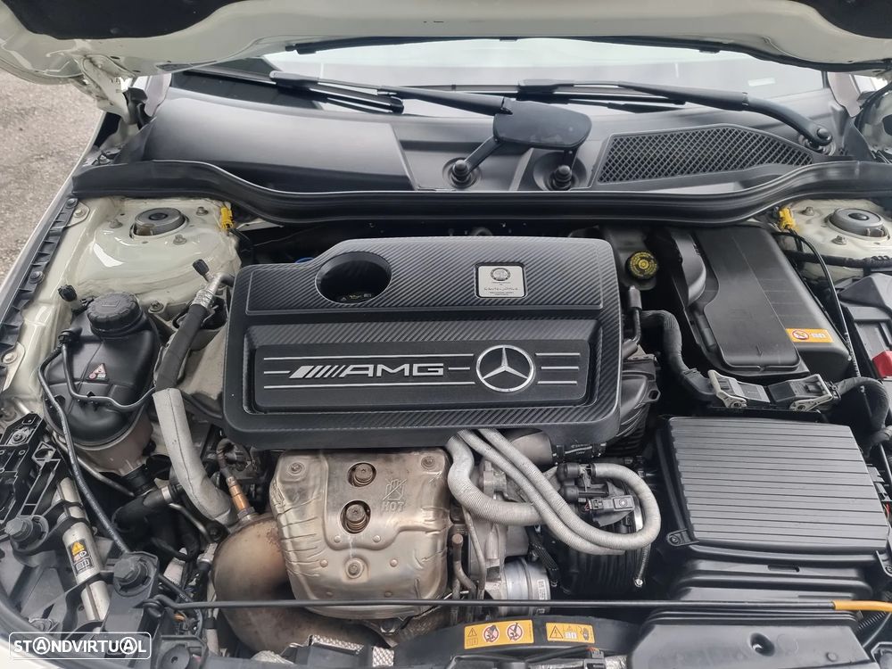 Mercedes-Benz CLA 45 AMG 4Matic 7G-DCT - 30