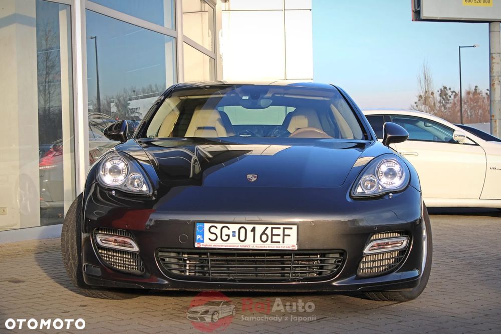 Porsche Panamera Turbo PDK - 11