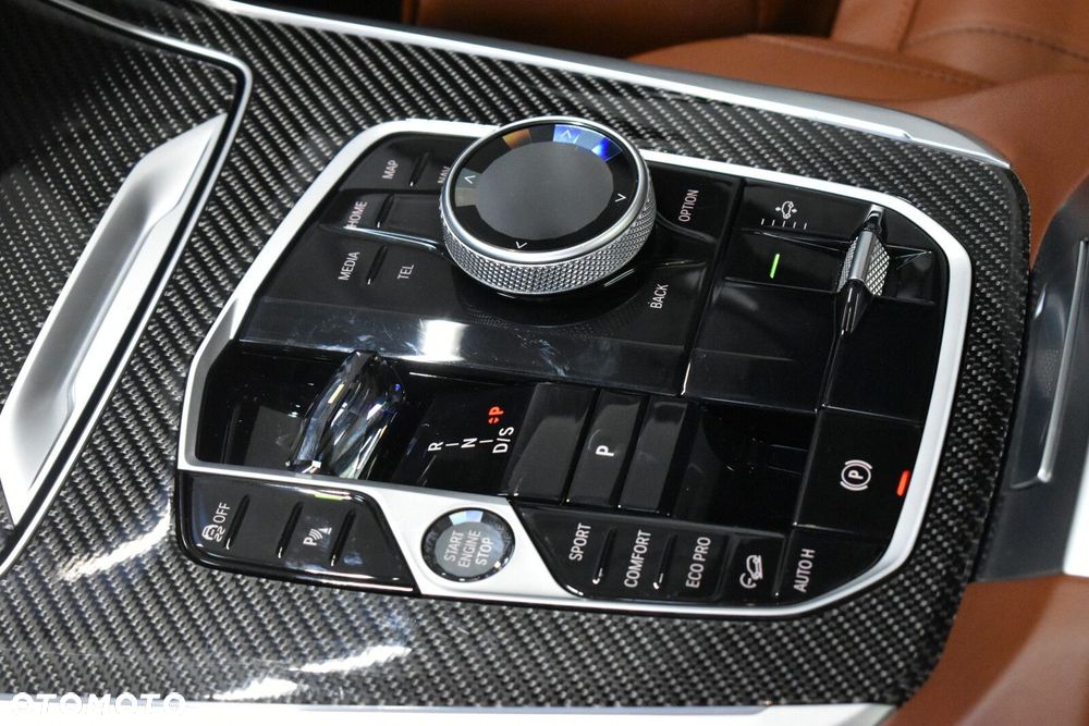 BMW X7 - 24