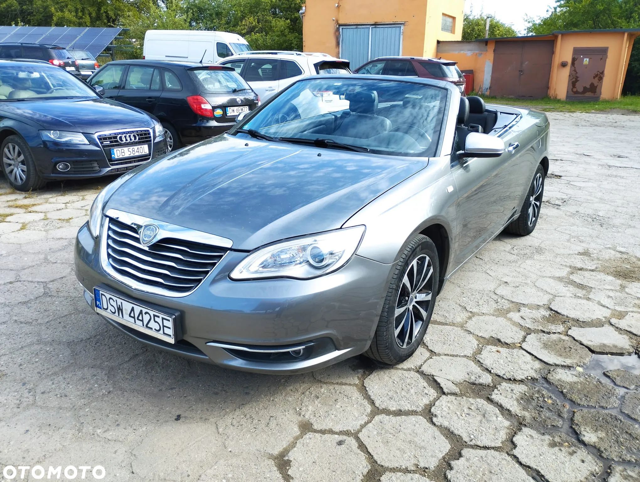 Chrysler 200 - 1