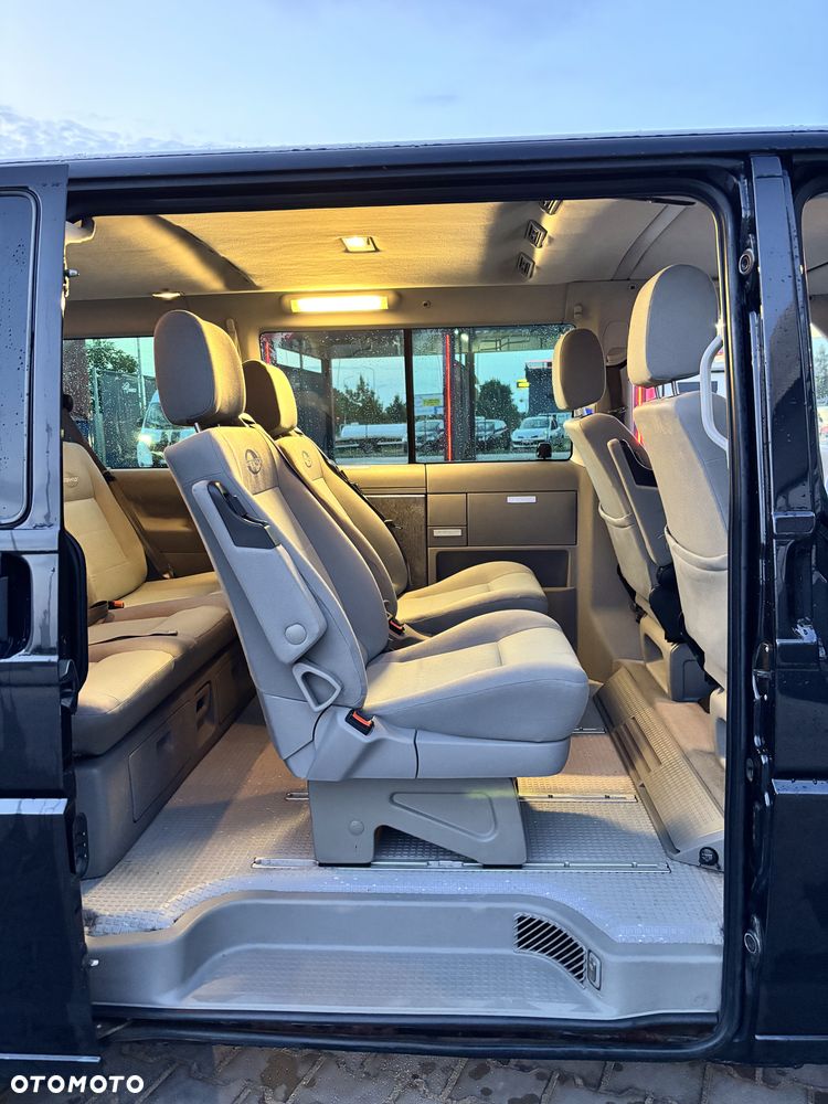 Volkswagen Multivan Standard - 17