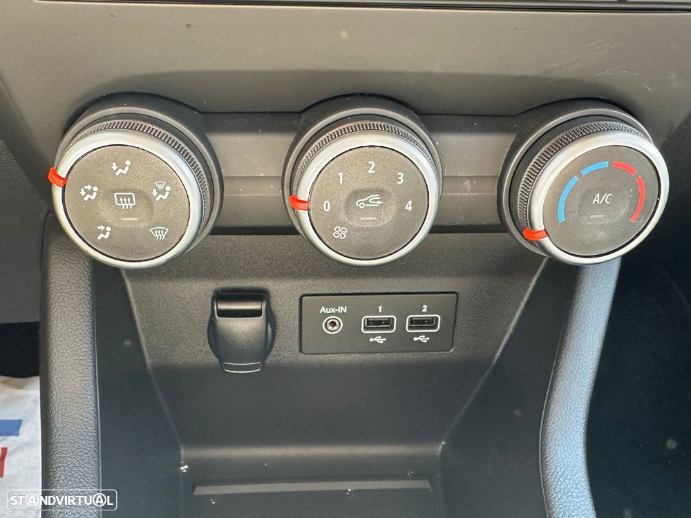 Renault Clio 1.0 TCe Limited Bi-Fuel - 23