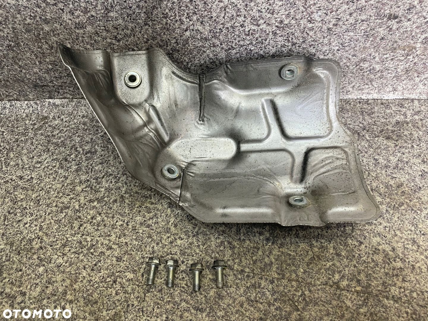 Oslona termiczna katalizatora sruby Toyota Rav4 3 III 2.2 D4D Avensis T25 - 1