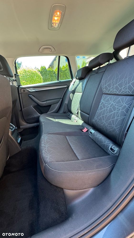 Skoda Octavia 1.8 TSI 4x4 Clever DSG - 11