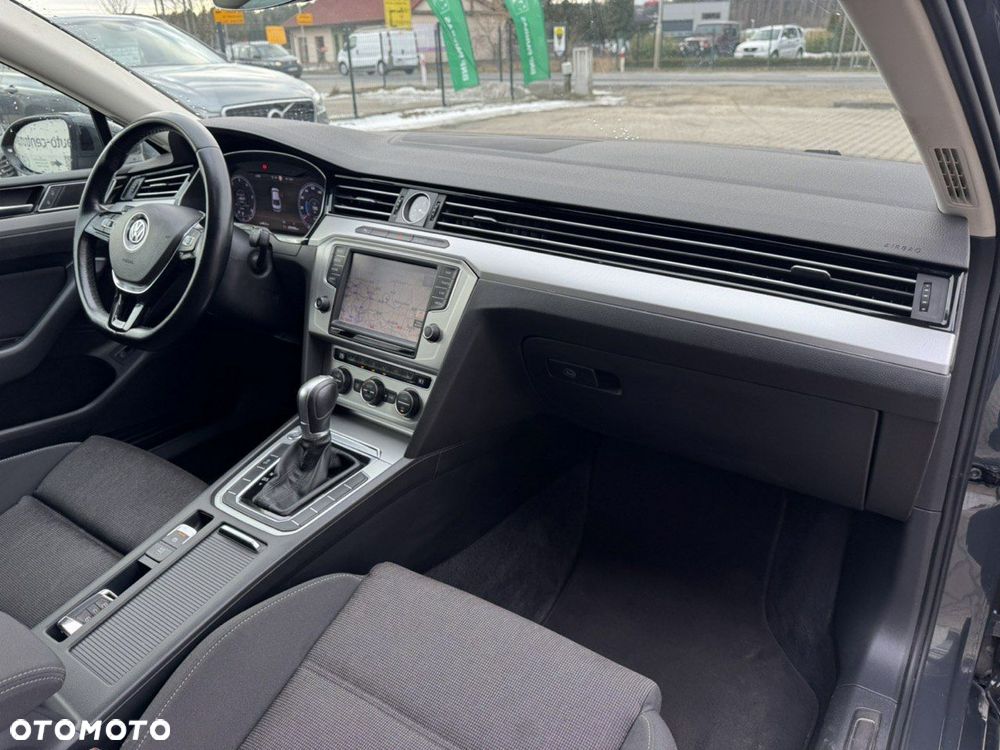 Volkswagen Passat 1.6 TDI SCR DSG Comfortline - 15
