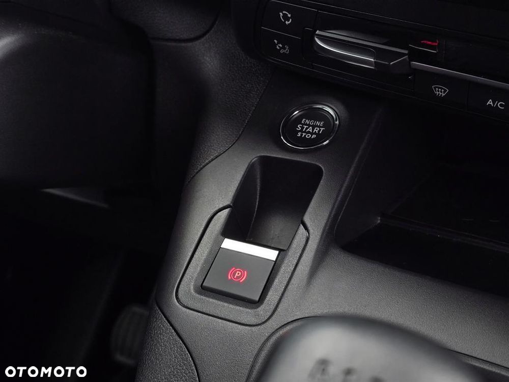 Fiat Doblo Maxi CrewVan 1.5 BlueHDI S&S (brygadówka) - 14