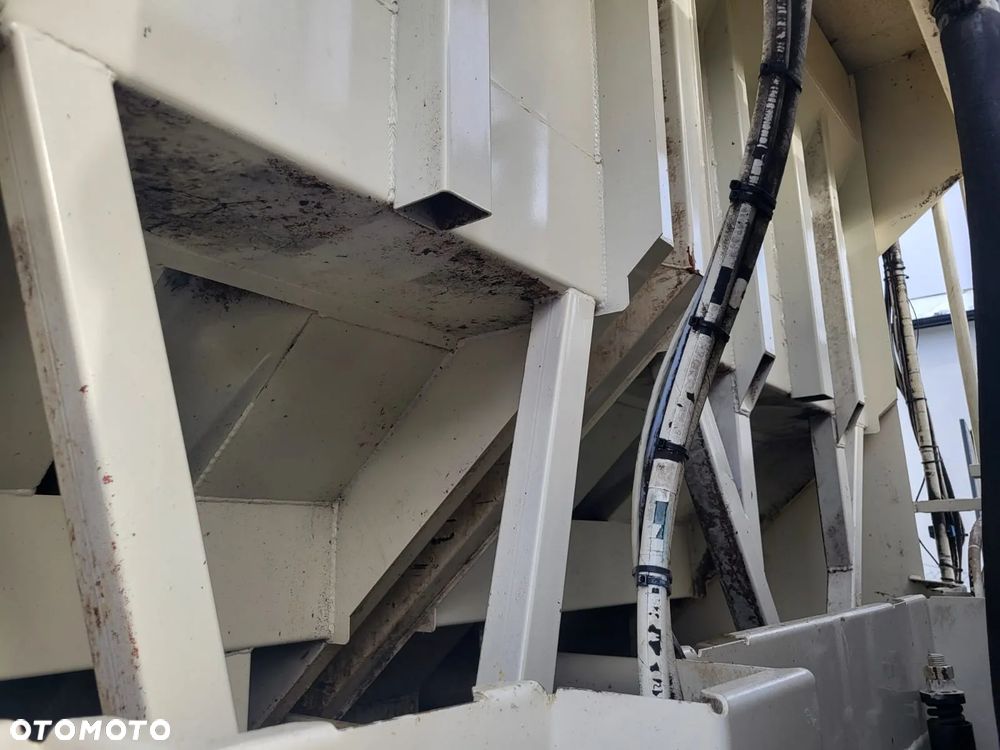 Mercedes-Benz Econic 2630 dwukomorowa - 29